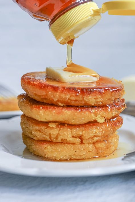 We love a reliable shortcut for some of our favorite dishes, and Tasting Table recipe developer Jessica Morone is using her skills to bring this philosophy to life. Her old-fashioned corn pone recipe is easy and unbelievably quick to make. She describes, "Corn pones are like a very simple version of cornbread. #corn #pone #cornpone #oldfashioned Pone Bread Recipe, Cornbread Corn, Corn Cakes Recipe, Corn Cakes, American Dishes, Breakfast Recipes Casserole, Tasting Table, Pancakes And Waffles, Morning Food