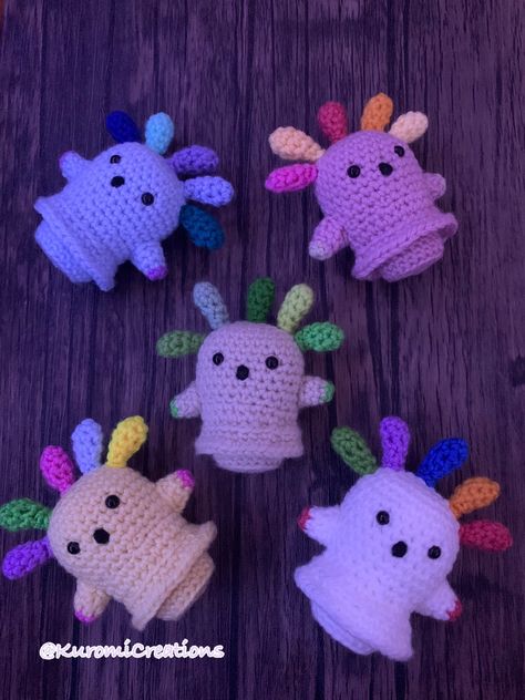 Squeakoid Acnh, Animal Crossing Amigurumi, Animal Crossing Crochet, Sunflower Granny Square Pattern, K K Slider, Crochet Candy, Museum Curator, Crochet Toys Free Patterns, Signature Guitar