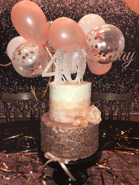 Rose gold glitter 40th birthday cake Sparkly 40th Birthday Ideas, 40th Birthday Cake Rose Gold, 40th Birthday Cake For Women Rose Gold, Elegant 40th Birthday Cake For Women, Pink And Gold 40th Birthday Cake, 40th Birthday Rose Gold Theme, Rose Gold 40th Birthday Decorations, 40tg Birthday Cake Women, Rose Gold 40th Birthday Ideas