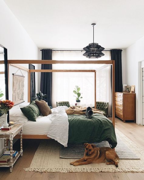 How To Style A Canopy Bed So It Looks Trendy - Instagram Ideas Earthy Bedroom, Modern Bedroom Design, Canopy Bed, Bedroom Styles, Dream Bedroom, Bed Room, New Room, Small Bedroom, White Walls