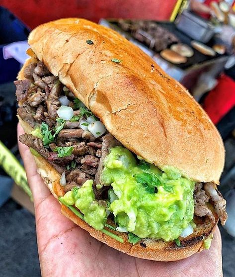 Mexican Tortas, Mexican Food Dishes, Food Traditional, Carne Asada, Restaurant Kitchen, Chicken Burgers, Mexican Food, Pulled Pork, Diy Food Recipes