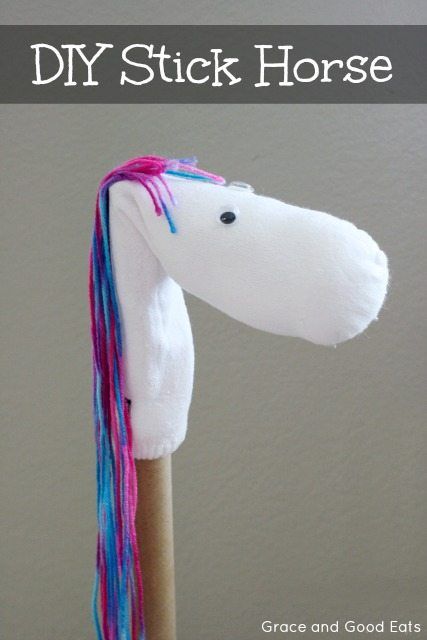 DIY No Sew Sock Stick Horse. So easy to make and hours of fun! You probably already have most of the items around the house to make this. Sock Stick Horse, Diy Sock Toys, Abc Preschool, Stick Horses, Cardboard Toys, Horse Camp, Horse Party, Sock Toys, Sock Crafts