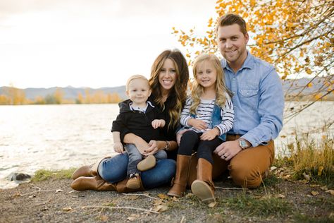 Fall Colorado family session Family Of 4 Picture Poses Lake, Fall Family Photos Two Daughters, Family Of 4 Picture Poses Sitting, Fall Family Photos By Lake, Family Photos By Water, Lake Family Photos, Family Lake Photo Shoot, Inspiration Poses, Cute Family Photos