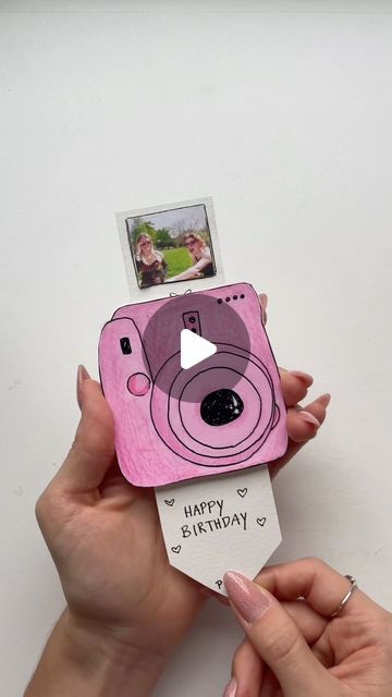 ангелина on Instagram: "Back with a new gift idea 🎀   #diy #diycrafts #diygifts #giftideas #papercrafts #photogifts #reels #explorepage" Ideas Of Gifts For Boyfriend, Gift Idea Birthday, Camera Gift Card, Paper Birthday Gift Ideas, Gift Idea For Boyfriend Birthday, Cute Gift Ideas Birthday, Birthday Cute Gift Ideas, Diy Sweet 16 Gifts, Pop Crafts Ideas