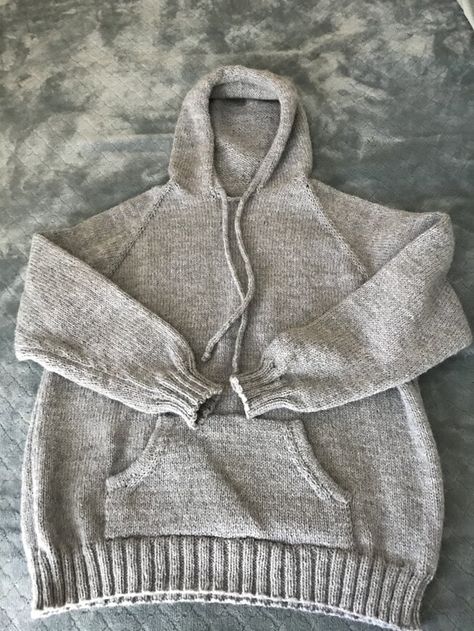 My hooded sweatshirt knitting project by Laurie Staebler | LoveCrafts Free Crochet Hoodie Pattern, Hooded Sweater Pattern, Hoodie Knitting Pattern, Hoodie Crochet Pattern, Hoodie Crochet, Winter Fitness, Beginner Knit, Two Of Wands, Raglan Knit