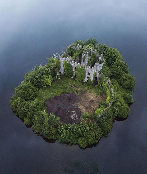 Abandoned Castle In Ireland Irish Castles, Urban Exploring, Castles In Ireland, Abandoned Castles, Castle Ruins, Beautiful Castles, A Castle, Abandoned Buildings, Pretty Places