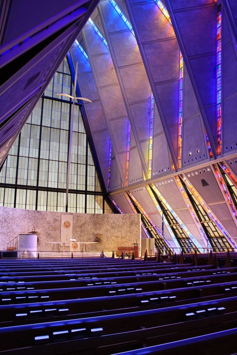 Walter Netsch of Skidmore, Owings & Merrill, "United States Air Force Academy Cadet Chapel", 1962, constructed of seventeen spires of tubular steel frame with 100 tetrahedrons of clear and mosaic of colored glass, Colorado Springs, CO, USA. United States Air Force Academy, Usa Dream, Travel Colorado, Air Force Academy, Living In Colorado, Colorado Usa, Colorado Travel, Wedding Location, U S Air Force