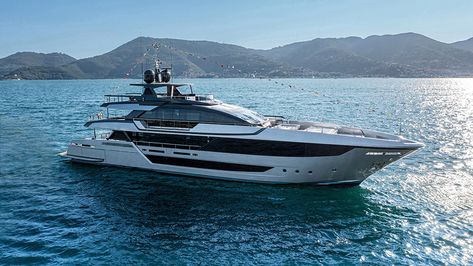 The newly launched vessel is the flagship model in Riva’s flybridge range. Yacht Prices, Private Lounge, Lower Deck, Italian Beauty, Yacht Boat, Motor Yacht, Automobile Industry, Wide Body, Upper Deck