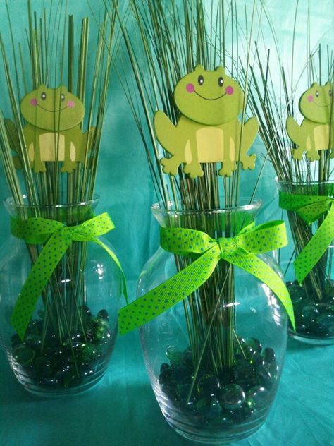 Frog Centerpiece Frog Table Decorations, Frog Baby Shower Theme, Princess And The Frog Centerpiece, Frog Centerpiece, Frog Decorations, Frog Party Ideas, Tiana Party, Princess Tiana Party, Frog Classroom