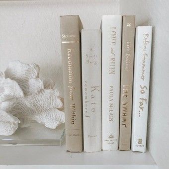 Iphone Widgets, Farmhouse Books, Wallpapers Ipad, Books Vintage, Decorative Books, Cream Aesthetic, White Books, Book Stack, Images Esthétiques