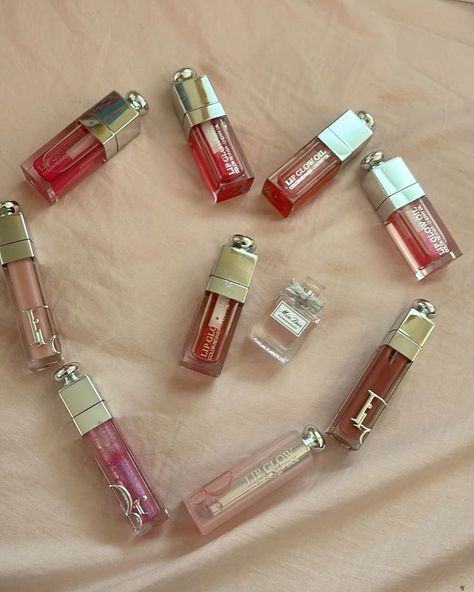 Dior Lip Oil Aesthetic, Dior Rosewood, Mini Miss Dior, Lip Oil Aesthetic, Dior Gloss, Makeup Recommendations, Dior Lip Oil, Miss Dior Perfume, Dior Lipgloss