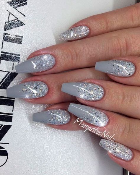 Gray Ombre Nails, Black And Gray Nails, Ombre Nails With Glitter, Gray Nail Art, Gray Nail, Grey Nail Art, Grey Acrylic Nails, Silver Nail Designs, Grey Nails