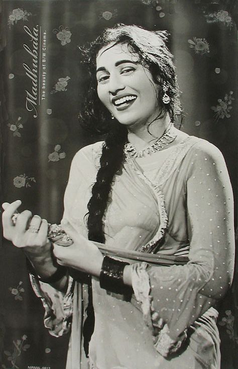 women were so much more beautiful back then Madhubala Video, Madhubala Iconic Looks, Bollywood Classics, Madhubala Serial Images, Madhubala Actress, Madhu Bala, Bollywood Poster, Meena Kumari, Madhubala Life Magazine