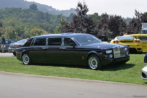 Limo Interior, Rolls Royce Limo, Rolls Royce Limousine, Tmax Yamaha, Roll Royce, Vintage Rolls Royce, Classic Rolls Royce, Limousine Car, Luxury Cars Rolls Royce