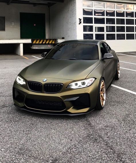 𝒸𝑜𝓈𝓂𝒾𝒸𝒾𝓈𝓁𝒶𝓃𝒹𝑒𝓇 ☽ Modified Bmw, Mercedes Auto, E60 Bmw, Carros Bmw, Black Cars, Bmw Concept, Bmw Classic Cars, Vinyl Wrap Car, Performance Wheels