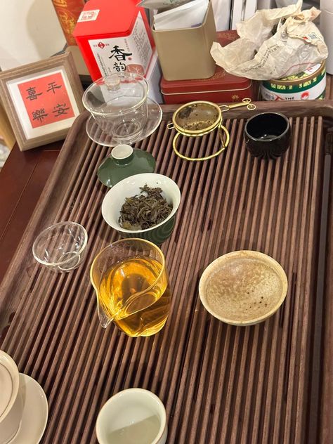 Tonight's time with friends and Fu brick tea ends at 11 p.m. Beijing time. Goodnight, friends. Japanese Tea Aesthetic, Beijing Aesthetic, Goodnight Friends, China Aesthetic, Tea Aesthetic, Time With Friends, Japan Aesthetic, April 21, Japanese Tea