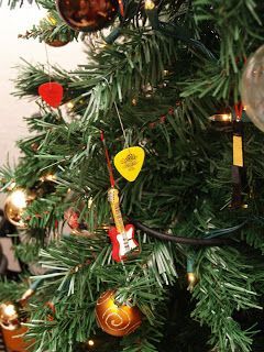 My Rock N' Roll Christmas Tree Rockstar Christmas, Roll Christmas Tree, Punk Christmas, Beatles Christmas, Themed Christmas Tree, Office Christmas Party, Elegant Christmas Trees, Christmas Jingles, Christmas Rock