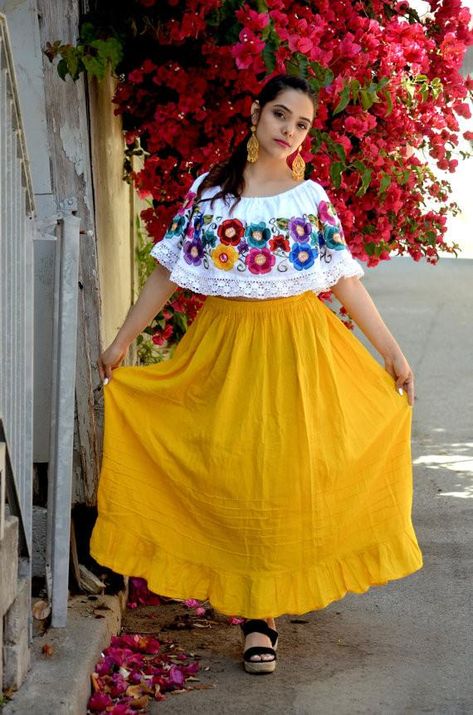 Mexican Outfits, Mexican Clothing, Mexican Theme Party, Traditional Mexican Dress, Mexican Fashion, Mexican Embroidery, Mexican Outfit, Fiesta Theme, Boda Mexicana