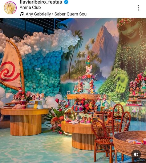 Moana Sweet 16, Moana Village, Moana Backdrop Ideas, Maui Birthday Party Ideas, Moana Quinceanera Theme, Moana Quince, Moana Themed Food, Moana Backdrop, Moana Party Decorations