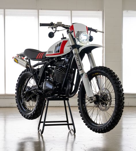 Viva Vinduro! Yamaha DT400 Restomod – BikeBound Suzuki Ts125, Enduro Vintage, Motorcycle Lifestyle, Motor Trail, Custom Bikes Cafe Racers, Biking Benefits, Honda Scrambler, Moto Scrambler, Yamaha Dt