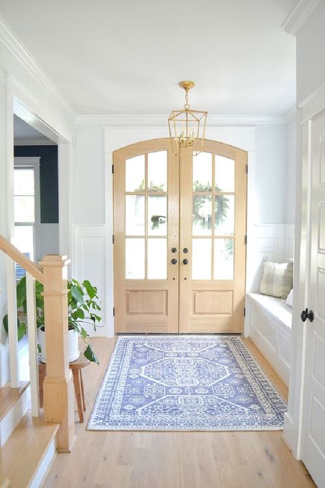 Sherwin Williams Extra White paint on trim in gorgeous modern farmhouse entry - Chrissy Marie Blog. #sherwinwilliams #extrawhite #brightwhitepaint #paintcolors #whitepaint #bestwhites #interiordesign White Oak Hardwood Floors, Large Lanterns, Oak Hardwood Flooring, Regal Design, White Oak Floors, White Paint Colors, Coastal Farmhouse, Oak Hardwood, Design Del Prodotto