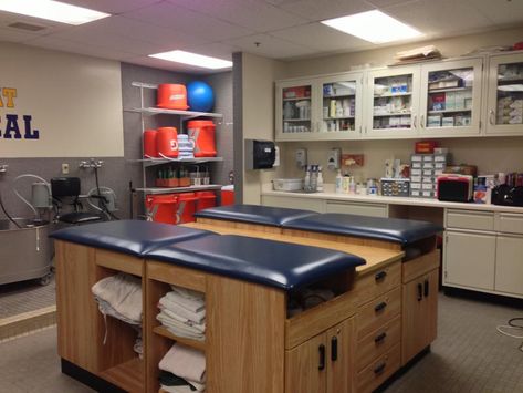 Athletic Training Room Ideas, Athletic Training Room Decorations, Sports Medicine Classroom, Athletic Training Room Design, Doctor Of Physical Therapy Aesthetic, Athletic Training Aesthetic, Physio Aesthetic, Sports Medicine Aesthetic, Athletic Trainer Aesthetic