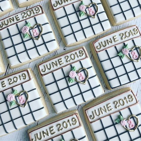 Save The Date Cookies, Bride Cookies, Wedding Shower Cookies, Cookies Wedding, Date Cookies, Wedding Calendar, Wedding Cake Cookies, Sugar Cookie Royal Icing, Bridal Shower Cookies