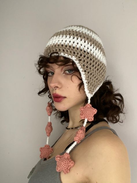 Star Beanie, Knitting Tote Bag, Garment Pattern, Crochet Basket Pattern, Indie Aesthetic, Beauty Standards, Crochet Basket, Crochet Cat, Crochet Hat Pattern