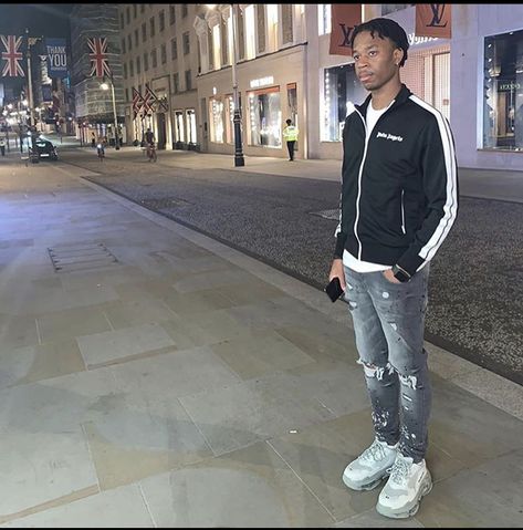 Triple S Outfit Men, Balenciaga Triple S Outfit Men, Palm Angels Men Outfit, Uk Drip Jeans, Balenciaga Fits Men, Balenciaga Triple S Outfit, Roadman Style, Psg Tracksuit Drip Men, Triple S Outfit