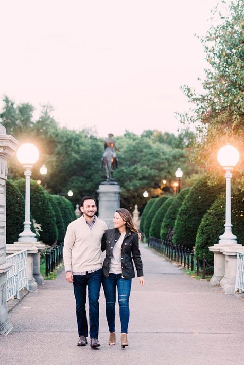 engagement photos in the boston public garden Back Bay Boston, Boston Engagement Photos, Engagements Pictures, Winter Engagement Pictures, Engagement Announcement Photos, Fall City, Engagement Photo Outfits Fall, Boston Public Garden, Announcement Photos