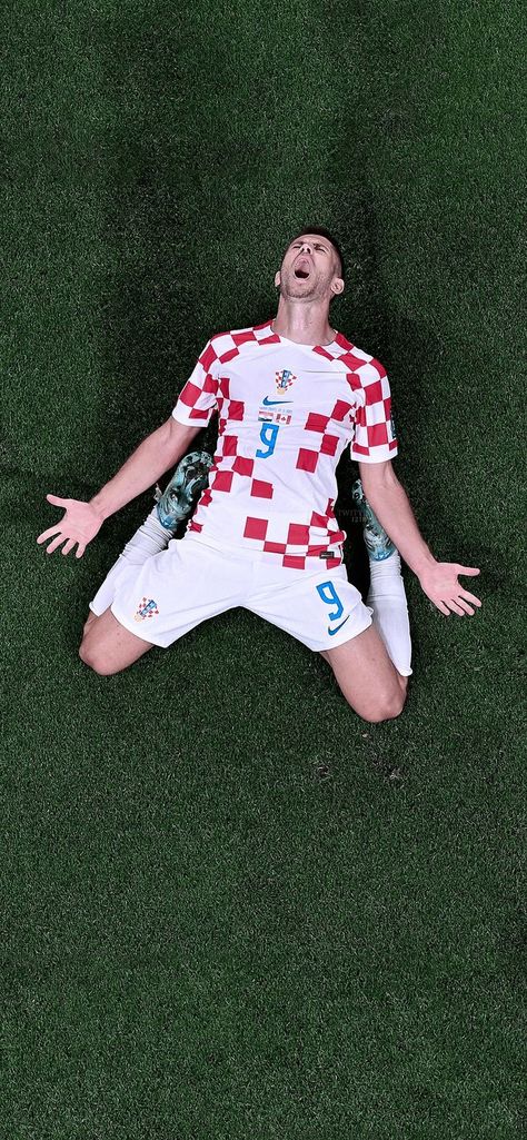 The Croatia national football team represents Croatia in international football matches and is controlled by the Croatian Football Federation. The team was recognised by both FIFA and UEFA following the dissolution of Yugoslavia. Croatian Football Team, Andrej Kramarić, Croatian Football, Croatia Football, Worldcup Football, World Cup Live, Qatar World Cup 2022, Cute Gecko, Zadar Croatia