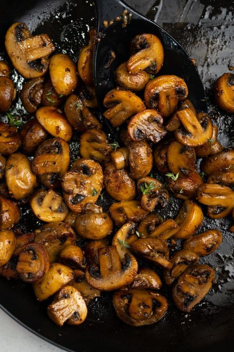 Quick Garlic Butter Mushrooms - The flavours of kitchen Mushroom Marinade, Caramelized Mushrooms, Butter Mushrooms, Mushroom Side Dishes, Make Garlic Butter, Garlic Butter Mushrooms, Garlic Marinade, Garlic Mushrooms, Side Dishes Recipes