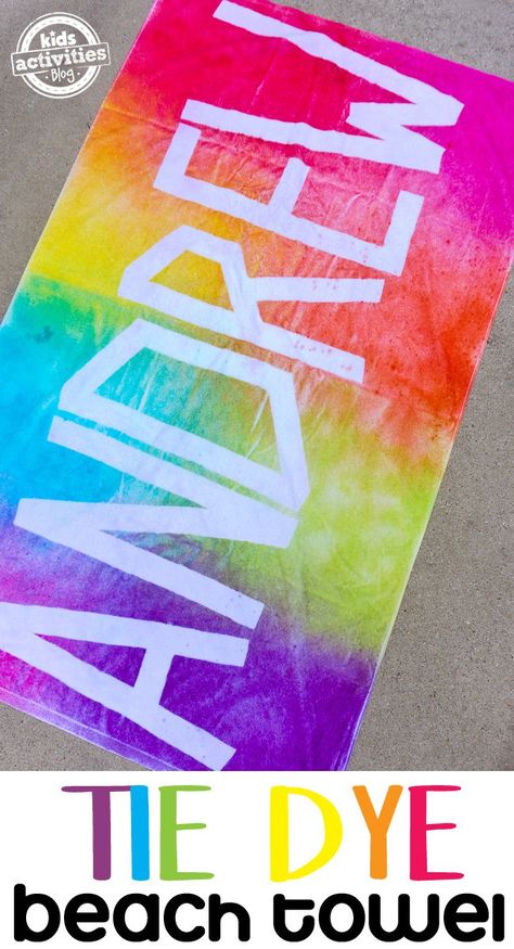 Make your kids a tie dye beach towel with their name on it! Simple and FUN DIY activity. So much fun for a summer spent the pool or the beach! Sponsored by @ilovetocreate Tie Dye Beach Towel, Ty Dye, Tie Dye Party, Diy Summer Crafts, Tie Dye Crafts, Diy Tie, Personalized Tie, How To Tie Dye, Summer Crafts For Kids