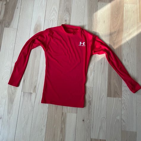 Under Armor Thermal Top Never Worn But No Tags- Size Small Spiderman Compression Shirt, Under Armor Outfit, Fire Shoes, Under Armour Outfits, Western Fits, Casual Country Outfits, Red Jersey, Christmas Clothes, Xmas List