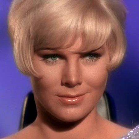 Girls of Summer: Susan Denberg, Miss August 1966 | The Thought Experiment Star Trek Models, Star Trek Reboot, Lady Lovely Locks, Star Trek 1966, James T Kirk, Star Trek Episodes, Sci Fi Girl, Star Trek Tv, Star Trek Characters