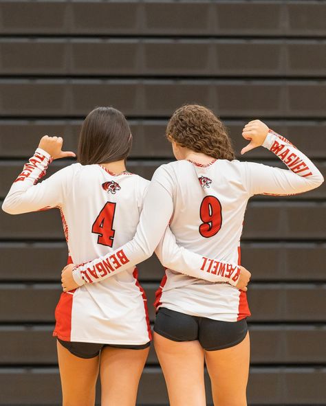 #year2 photo creds to the best @shotby.jordann book him Duo Sports Poses, Duo Volleyball Poses, Duo Volleyball Pictures, Volleyball Duo Poses, Volleyball Photo Poses, Volleyball Picture Ideas, Volleyball Photoshoot Ideas, Volleyball Pictures Poses, Sport Poses