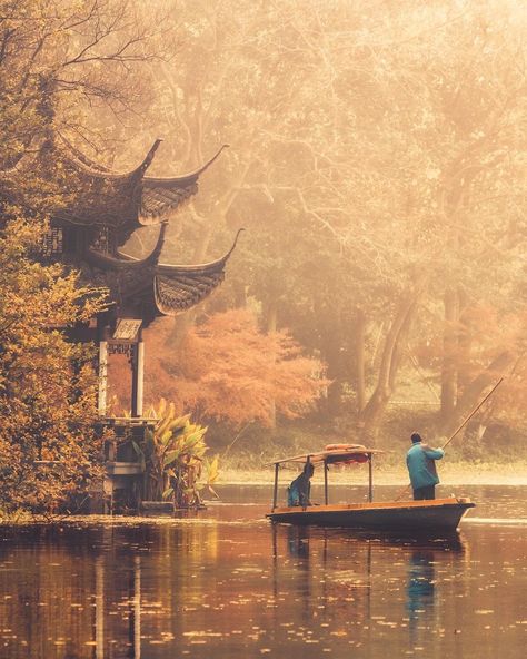 To travel is to live like a local. Feel the Hangzhou vibe as you boat on West Lake. Photo credits to @wangzhen726 #MyHangzhouPoetry Chinese Boat, Japan Temple, Chinese Aesthetic, Lake Painting, Temple Art, Chinese Landscape, Landscape Photography Nature, Lake Landscape, Chinese Architecture