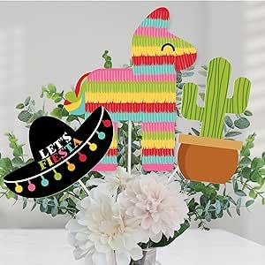 Mexican Centerpiece Ideas, Fiesta Party Centerpieces, Fiesta Table, Mexican Fiesta Party, Birthday Bbq, Fiesta Theme Party, Mexican Party Theme, Party Tables, Fiesta Theme