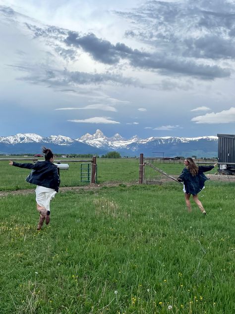 Wyoming Instagram Pictures, Jackson Hole Wyoming Spring, Jackson Wyoming Aesthetic, Jackson Hole Wyoming Aesthetic, Wyoming Pictures, National Parks Aesthetic, Jackson Hole Wyoming Summer, Wyoming Aesthetic, Jackson Hole Summer