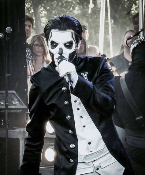 ♥ Matching Good Omens Pfp, Ghost Papa Emeritus Iii, Papa Iii, Ghost Rock Band, Papa Emeritus Iii, Ghost Papa Emeritus, Papa Emeritus, Ghost Papa, Ghost Band