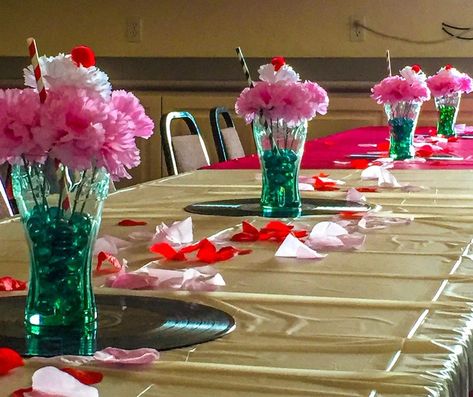 Sock Hop Party Ideas, Church Tables, Sock Hop Decorations, 1950s Party Ideas, Diy Party Table Decorations, Ranch Party, Fifties Party, 50s Theme, Parties Themes