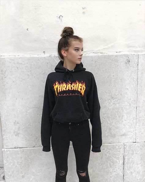 utfi Thrasher Hoodie Outfit, Thrasher Outfit, Skate Outfit, Thrasher Hoodie, Hypebeast Clothing, Champion Clothing, Teenage Outfits, Casual School Outfits, Tumblr Outfits