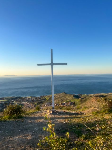 Pepperdine University Aesthetic, Pepperdine Aesthetic, Malibu Hikes, Pepperdine University, College Vision Board, College Aesthetic, Hiking Aesthetic, Vision Board Manifestation, Phone Aesthetic