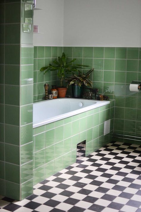 Colourful Tile Bathroom, Funky Tile Bathroom, Colourful Tiles Bathroom, Cute Bathroom Tile, Gold Tile Bathroom, Colourful Bathroom Tiles, Green Art Deco Bathroom, Tiled Bathrooms Ideas, All Tile Bathroom