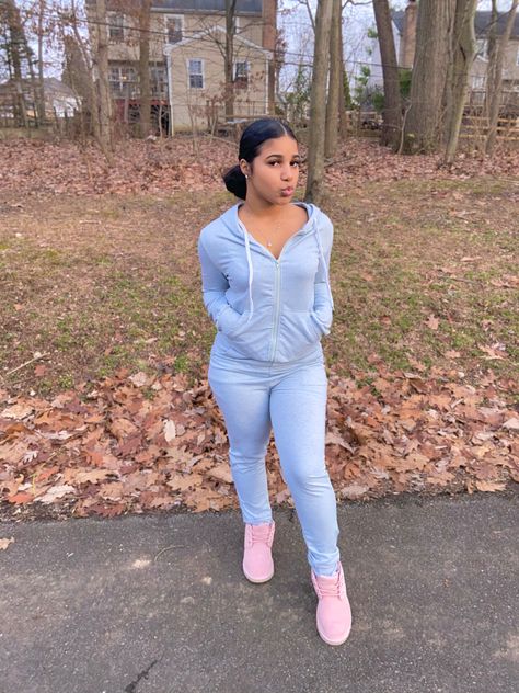 Follow me on ig @itz._desss Pink Uggs Outfit, Pink Vest Outfit, Adidas Pants Outfit, Cute Winter Fits, 70’s Outfit, Tomboyish Outfits, Uggs Outfits, Outfit With Uggs, 2021 Outfits