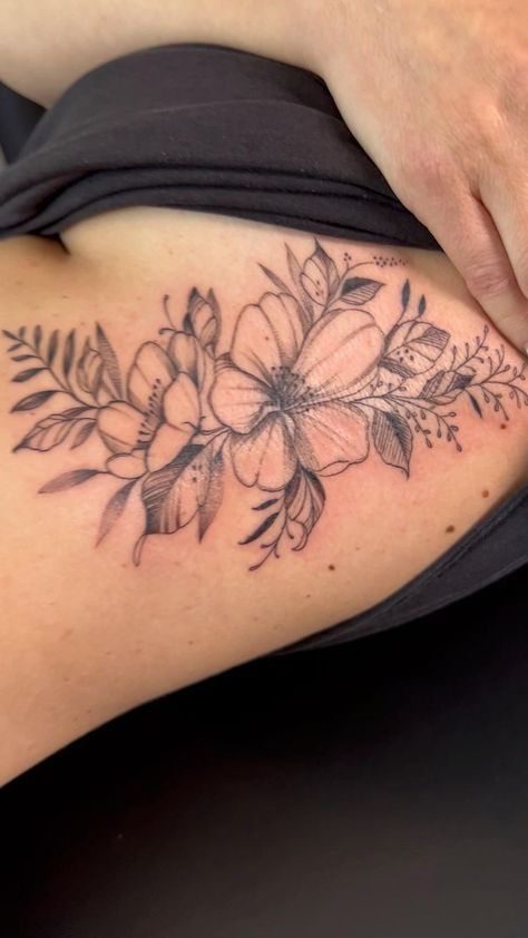 Side Thigh Tattoos Women, Lily Tattoos, Realistic Flower Tattoo, Water Lily Tattoos, Tattoos On Side Ribs, Side Thigh Tattoos, Tattoos Butterfly, Strong Woman Tattoos, Butterfly Wrist Tattoo