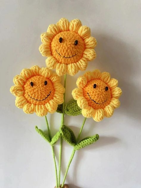 Crochet Sunflower Bouquet, Sunflower Bouquet, Charming Home, Sunflower Bouquets, Crochet Sunflower, Pink Orange Yellow, Best Wedding Gifts, Crochet Flower Tutorial, Smiling Face