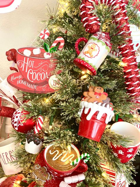 Gingerbread Xmas Tree Decorations, Christmas Sweets Decorations, Vintage Candy Christmas Tree, Bakery Themed Christmas Tree, Hot Cocoa Tree, Hot Cocoa Christmas Decor, Gingerbread Xmas Tree, Hot Cocoa Christmas Tree, Ginger Bread Christmas Decorations