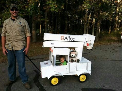 This is awesome! Wagon turned bucket truck! Bucket Truck Lineman, Lineman Decor, Lineman Love, Journeyman Lineman, Lineman Wife, Power Lineman, Bucket Truck, Baby Bug, Truck Ideas