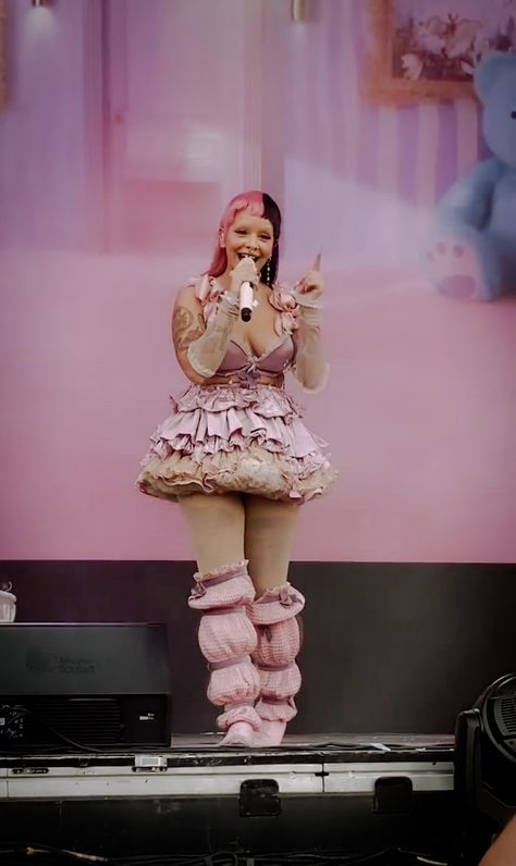 Malinie Martinez, Melanie Martinez Body Shape, Meline Martinez, Melanie Martinez Detention Outfit, Melanie Martinez K12 Outfits, Melanie Martinez Full Body Pic, Melanie Martinez Pics, K 12 Melanie Martinez Aesthetic, Melanie Martinez Fashion